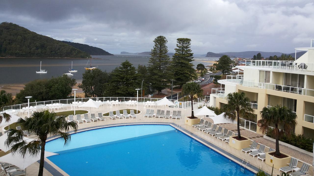 Base Holidays - Ettalong Beach Premium Apartments エクステリア 写真