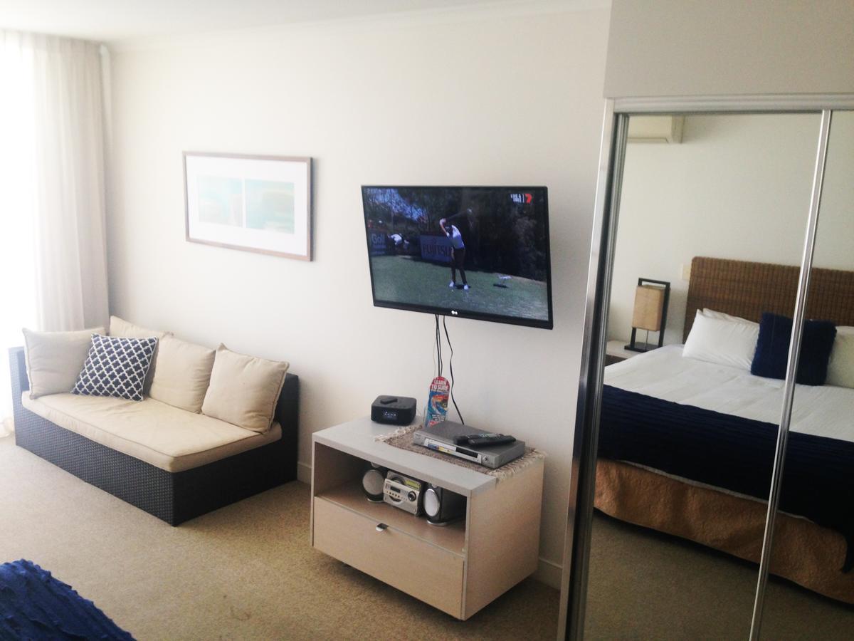Base Holidays - Ettalong Beach Premium Apartments エクステリア 写真