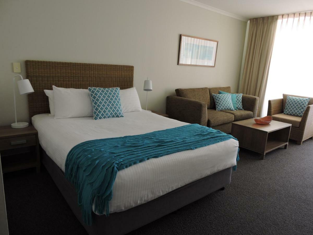 Base Holidays - Ettalong Beach Premium Apartments エクステリア 写真