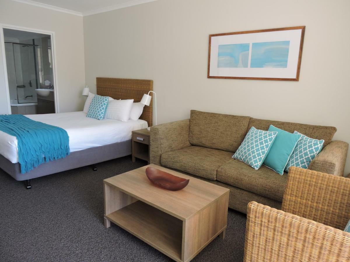 Base Holidays - Ettalong Beach Premium Apartments エクステリア 写真