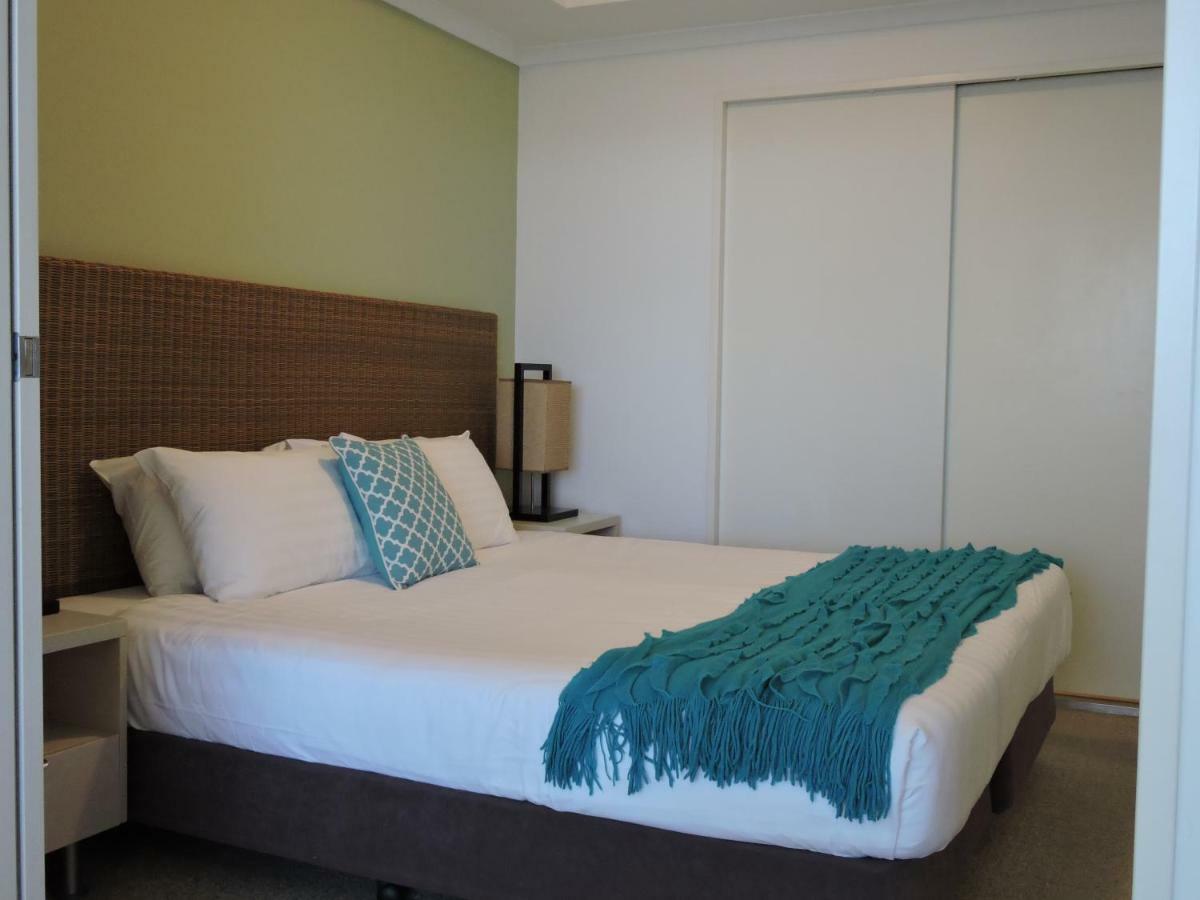 Base Holidays - Ettalong Beach Premium Apartments エクステリア 写真