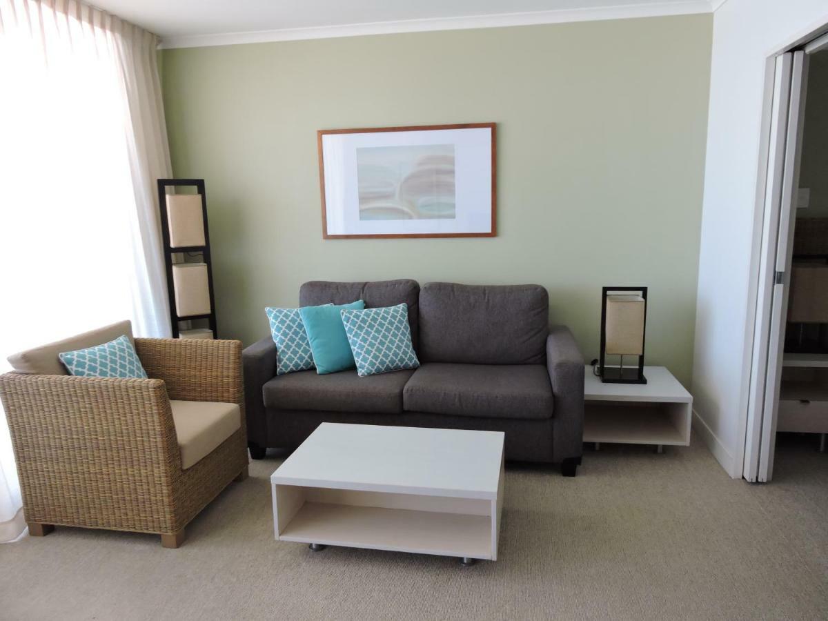 Base Holidays - Ettalong Beach Premium Apartments エクステリア 写真