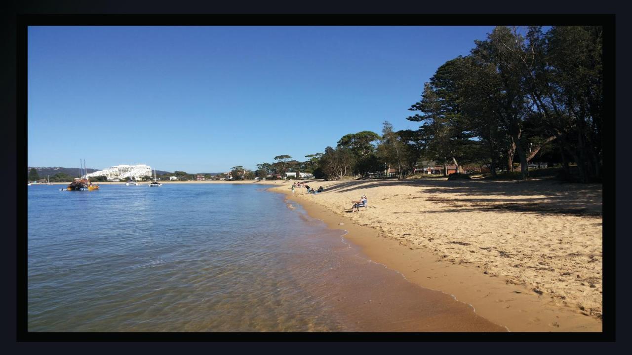 Base Holidays - Ettalong Beach Premium Apartments エクステリア 写真